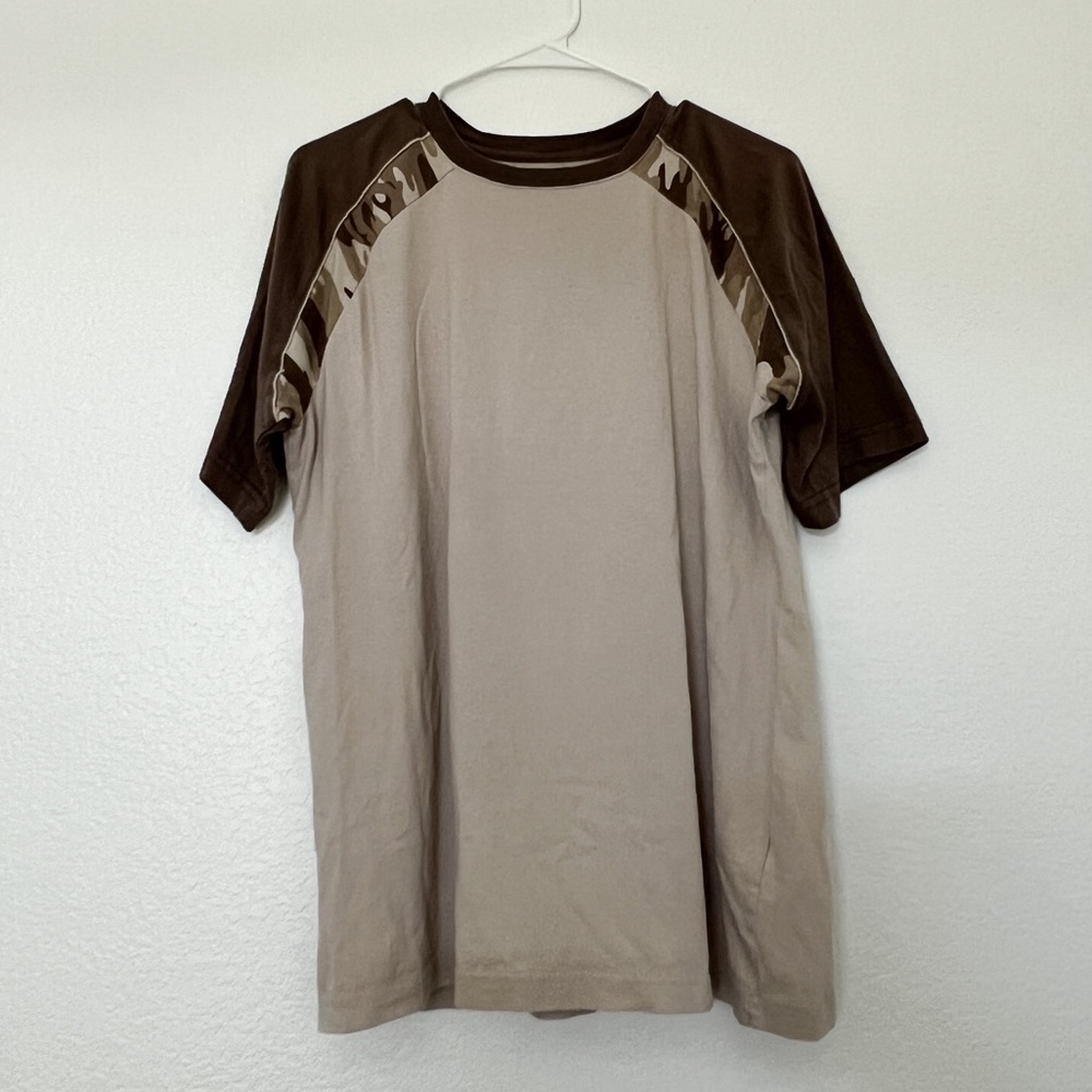 Unisex Two Toned Stripe Tan and Brown Camo Ribbed Short Sleeved Tee